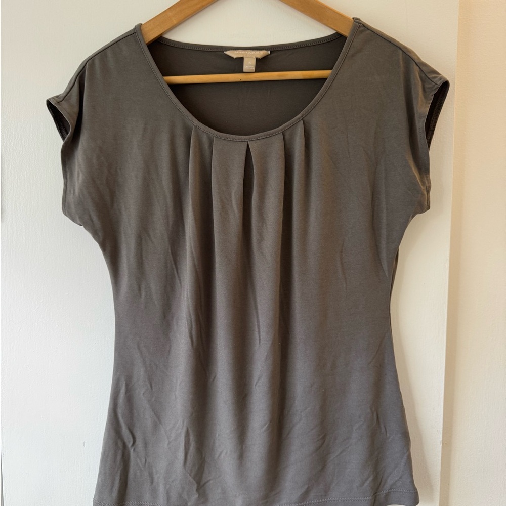 Banana Republic Charcoal Short Sleeve Top